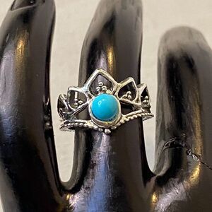 Southwestern Style Ring Silver Tone Crown Pattern Central Round Aqua Stone